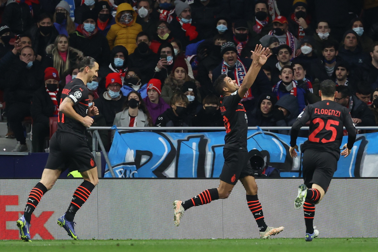 Il magico calciatore brasiliano realizza il miracolo del Milan